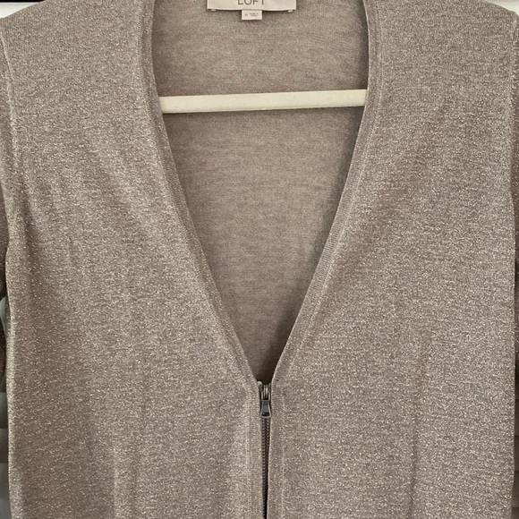 Loft Gray Sweater. Medium - Picture 7 of 12